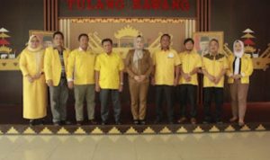 Bupati Tulang Bawang Winarti saat menerima audiensi DPD II Partai Golkar