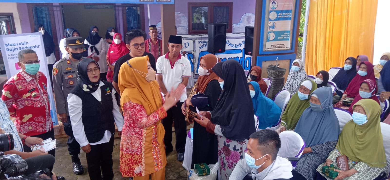 Gandeng Komunitas Kitabisa dan Balai Besar Inten Soeweno Cibinong Bogor, Bupati Tanggamus Beri Bantuan Bagi Lansia dan Difabel