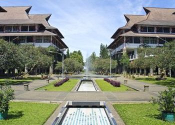 10 Universitas Terbaik di Bandung Versi UniRank 2024: Pilih yang Tepat!