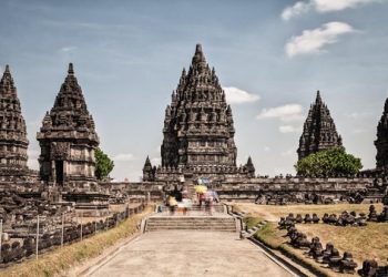 Candi Prambanan: Sejarah dan Legenda Kisah Roro Jonggrang