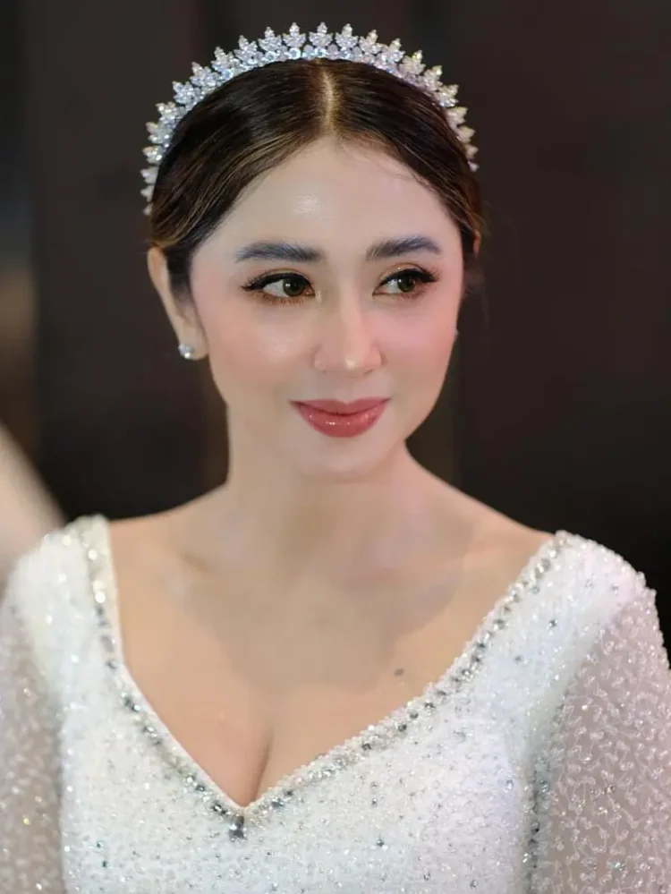 Dewi Perssik Meminta Maaf Atas Kesalahan Lirik Saat Nyanyi Lagu Film Asoka: Kisah Persiapan Dadakan