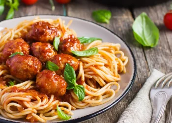 Cara Makan Spaghetti yang Benar Ala Orang Italia, Jangan Sampai Salah!