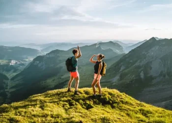  Mempersiapkan Fisik Sebelum Mendaki Gunung: 4 Latihan Penting