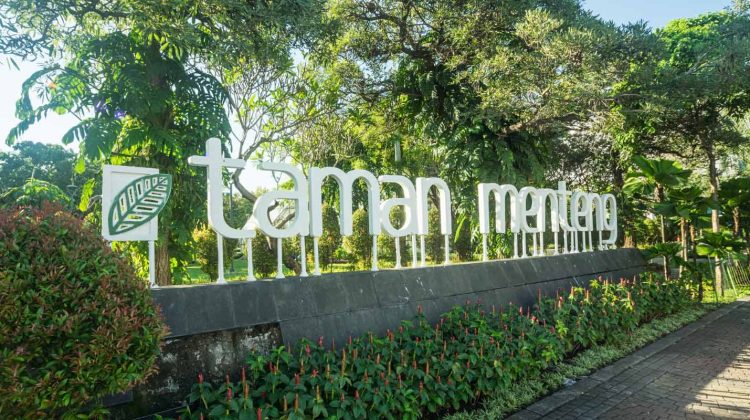 Taman Menteng: Oase Hijau di Tengah Hutan Beton Jakarta