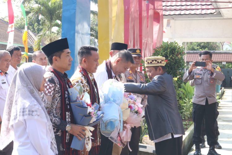 Parosil Rencanakan Program Beasiswa dan Seragam Sekolah Gratis untuk Siswa-siswi Lampung Barat