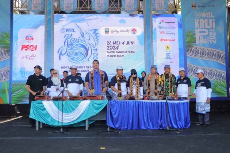 WSL Krui Pro 2024 Dibuka, Wakapolda Tekankan Personel Beri Pelayanan Humanis