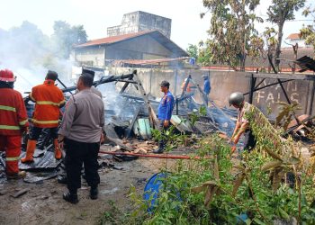 Akibat Konsleting Listrik, Satu Unit Rumah Hangus Terbakar di Pringsewu