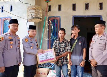 Kunjungi Rumah Siswi SMK yang Ditemukan Tewas, Polisi Beri Tali Asih