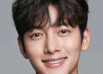 Ji Chang Wook Menikmati Liburan di Labuan Bajo, Indonesia