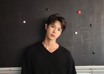 Doyoung NCT Sapa NCTzen dengan Video Spesial Little Light yang Memukau!