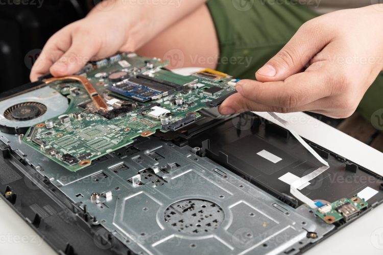 8 Strategi Merawat Motherboard Laptop agar Tetap Awet