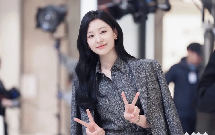 Kim Ji Won: Dikelilingi Sahabat dari Berbagai Kalangan