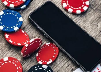 PARAH!Pegawai Kementerian Kominfo Kedapatan Bermain Judi Online