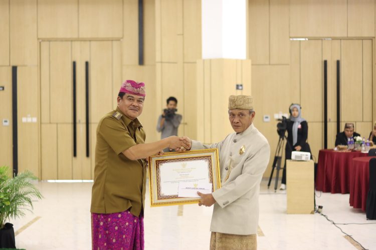 Penghargaan Pembangunan Diberikan kepada 150 Tokoh Adat di Kabupaten Lampung Tengah