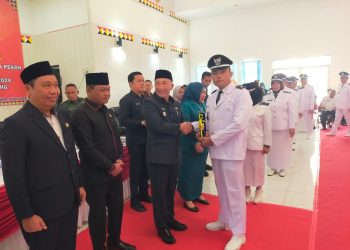 Pj. Bupati Tanggamus Kukuhkan Kepala Pekon se-Tanggamus dengan Masa Jabatan 8 Tahun