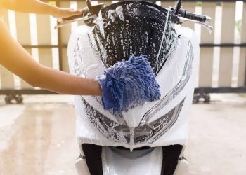 JANGAN SALAH!Begini Cara Mencuci Motor Listrik yang Benar