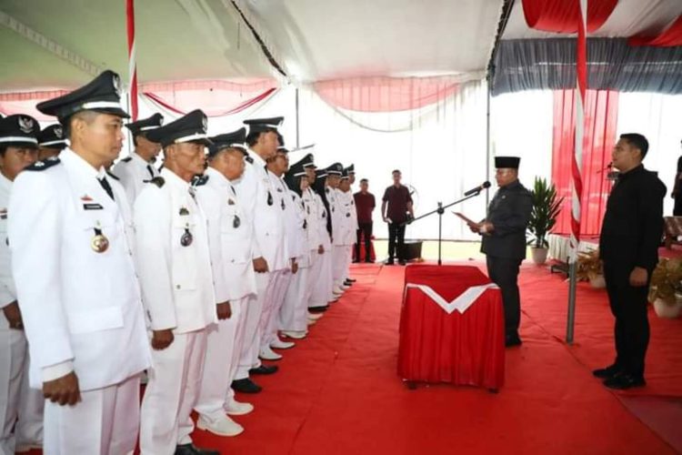 Bupati Nanang Ermanto Kukuhkan 33 Kepala Desa di 3 Kecamatan, Ini Pesannya