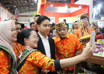 Antusiasme Tinggi di Apkasi Otonomi Expo 2024: Kunjungan Gibran Rakabuming ke Stand Lampung Tengah