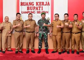 Danyonif 143/TWEJ Csndimss Silaturahmi Dengan Bupati Lamsel