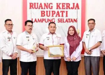 Pemkab Lampung Selatan Raih Penghargaan Program JKN 2023