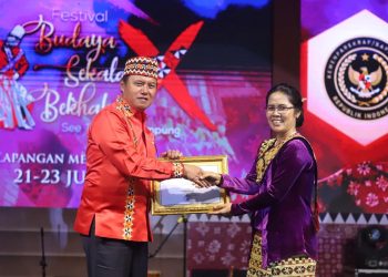 Ditandai Pemukulan Gemelan Festival Budaya Sekala Bekhak Ke X Resmi Ditutup Pj Bupati Lampung Barat