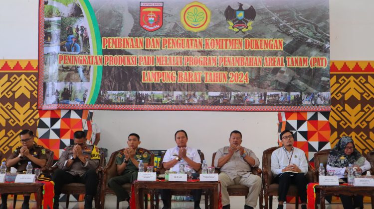 Hadapi El Nino, PJ Bupati Lampung Barat mengajak Para Petani Meingkatkan Produktivitas Padi di Lampung Barat