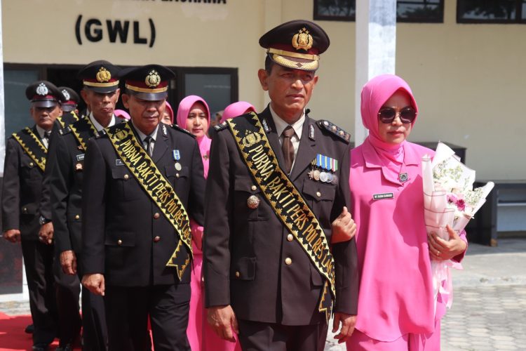 Tujuh Personil Polres Lampung Selatan di Lepas Purnabaktikan. 