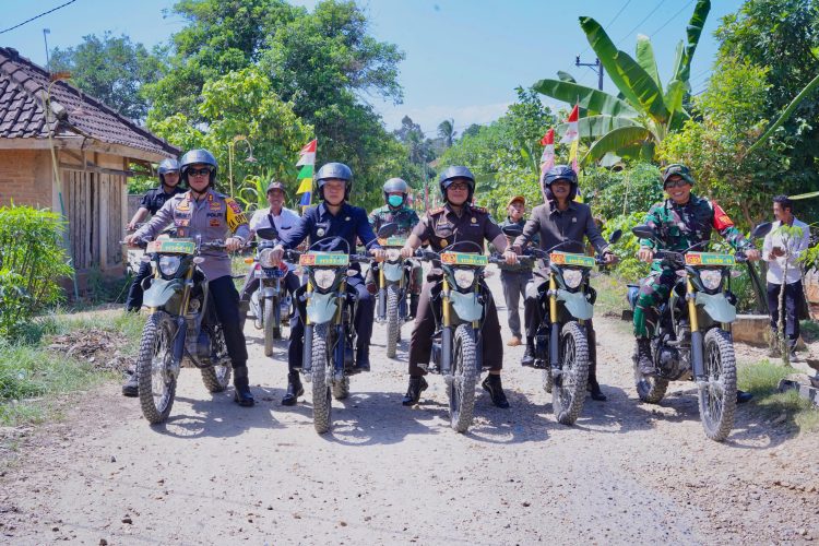 Pj.Bupati Pringsewu Buka TMMD Ke-121 Kodim 0424/TGM di Pagelaran Utara.