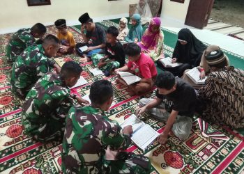 Satgas TMMD Kodim 0424/Tanggamus Jadi Guru Mengaji. 