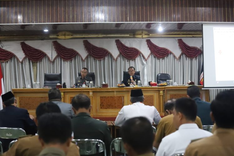 Pj Sekretaris Daerah Lampung Barat Mendorong Sinergi untuk Sukseskan Pekan Imunisasi Nasional Polio dan Tuberkulosis