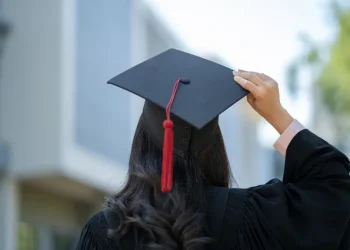 AWAS DEPRESI!Begini Cara Mengatasi Post Graduation Blues yang Kerap Dialami Sarjana