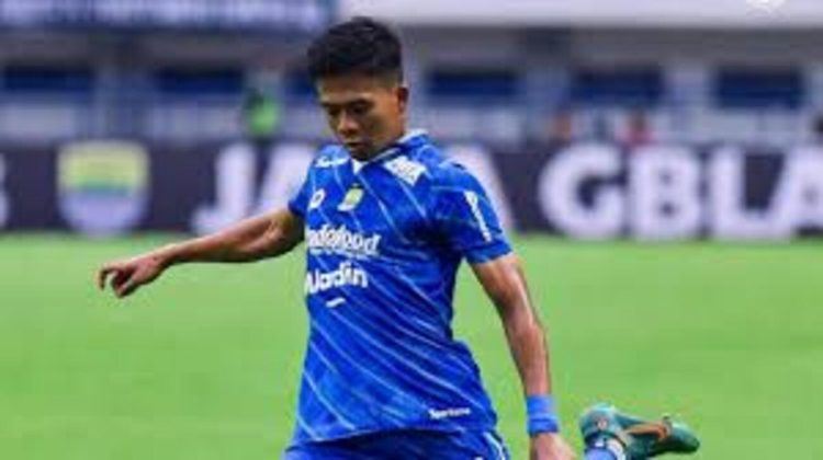Bek Kiri Persib Bandung Tidak Gentar dengan Pemain Keturunan di Timnas Indonesia
