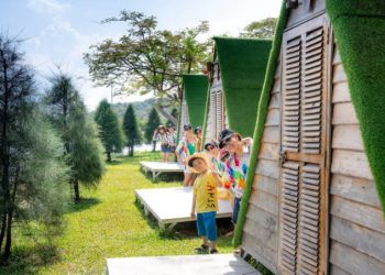 10 Obyek Wisata Menarik yang Layak Dikunjungi untuk Isi Liburan Sekolah