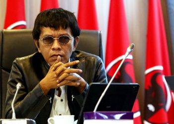 Adian Napitupulu: Ratusan Massa Aksi Ditangkap Polisi