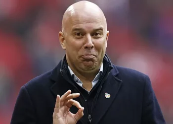 Arne Slot Lepas 8 Pemain Muda Liverpool: Apa Alasannya?