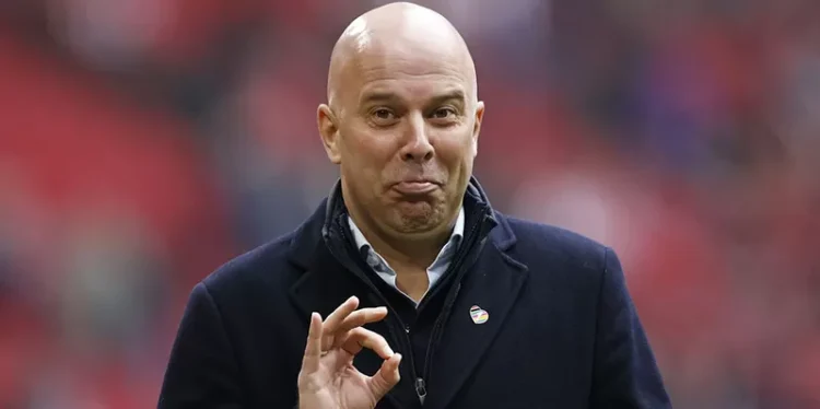 Arne Slot Lepas 8 Pemain Muda Liverpool: Apa Alasannya?