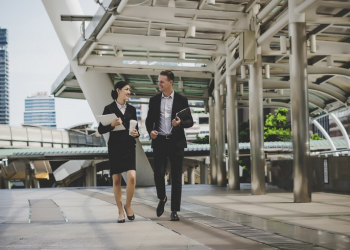 Ingin Bekerja di Luar Negeri? Ini 10 Negara dengan Gaji UMR Tertinggi di Dunia dan Besarannya