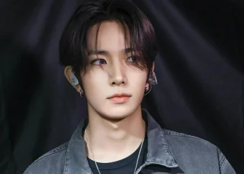 Heeseung ENHYPEN Minta Maaf dengan Sikap Membungkuk Usai Dituding Malas oleh Fans Korea