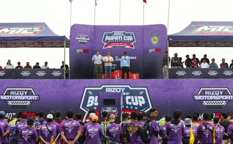 Ratusan Crosser Berlaga di Kejuaraan Bupati Cup Grasstrack Motocross 2024