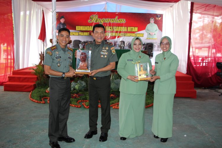 Kunjungan Kerja Danrem 043/Gatam: Brigjen TNI Rikas Hidayatullah Resmikan Renovasi dan Tanam Pohon di Kodim 0422/Lampung Barat