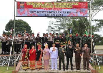 Pj Bupati Lampung Barat Pimpin Upacara dan Ziarah Nasional HUT RI ke-79