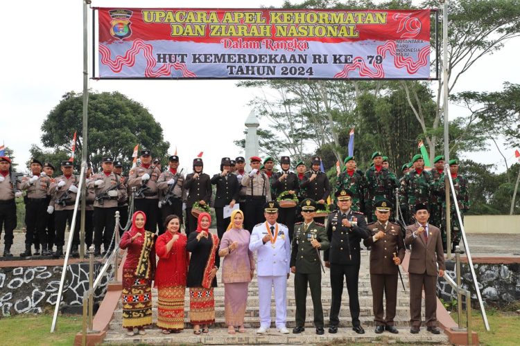 Pj Bupati Lampung Barat Pimpin Upacara dan Ziarah Nasional HUT RI ke-79