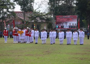 Upacara Penurunan Bendera HUT ke-79 RI di Lampung Barat Berjalan Khidmat dan Lancar