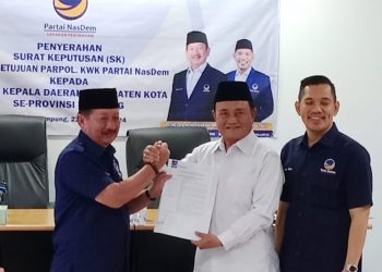 Parosil Mabsus dan Mad Hasnurin Terima Rekomendasi NasDem untuk Pilkada Lampung Barat