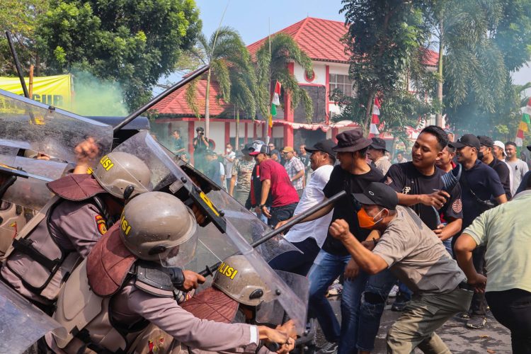 Polres Lampung Selatan Gelar Simulasi Pengamanan Pilkada 2024 di Kalianda