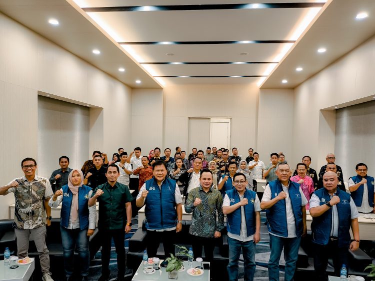 Perkuat Pengawasan Pemilihan, Bawaslu Lampung Dan Ikatan Keluarga Alumni Universitas Lampung Teken MoU