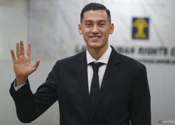 Jay Idzes Tetap Berseragam Venezia FC, Siap Hadapi Mantan Bintang Barcelona