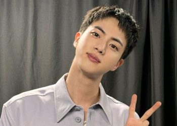 Jin BTS Penuhi Janji Kunjungi Barak Militer: Juniornya Mengaku Rindu Berat!