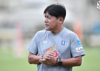 Pelatih BG Pathum United Marah Besar Usai Gagal Menang dari PSM Makassar: “Lapangan Tidak Sesuai”