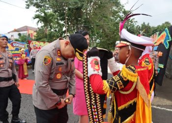 Tarian Adat dan Kehadiran Polisi Cilik Warnai Kedatangan Kapolres Tanggamus